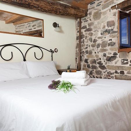 La Rosa Del Agua Bed & Breakfast El Acebo de San Miguel Екстериор снимка