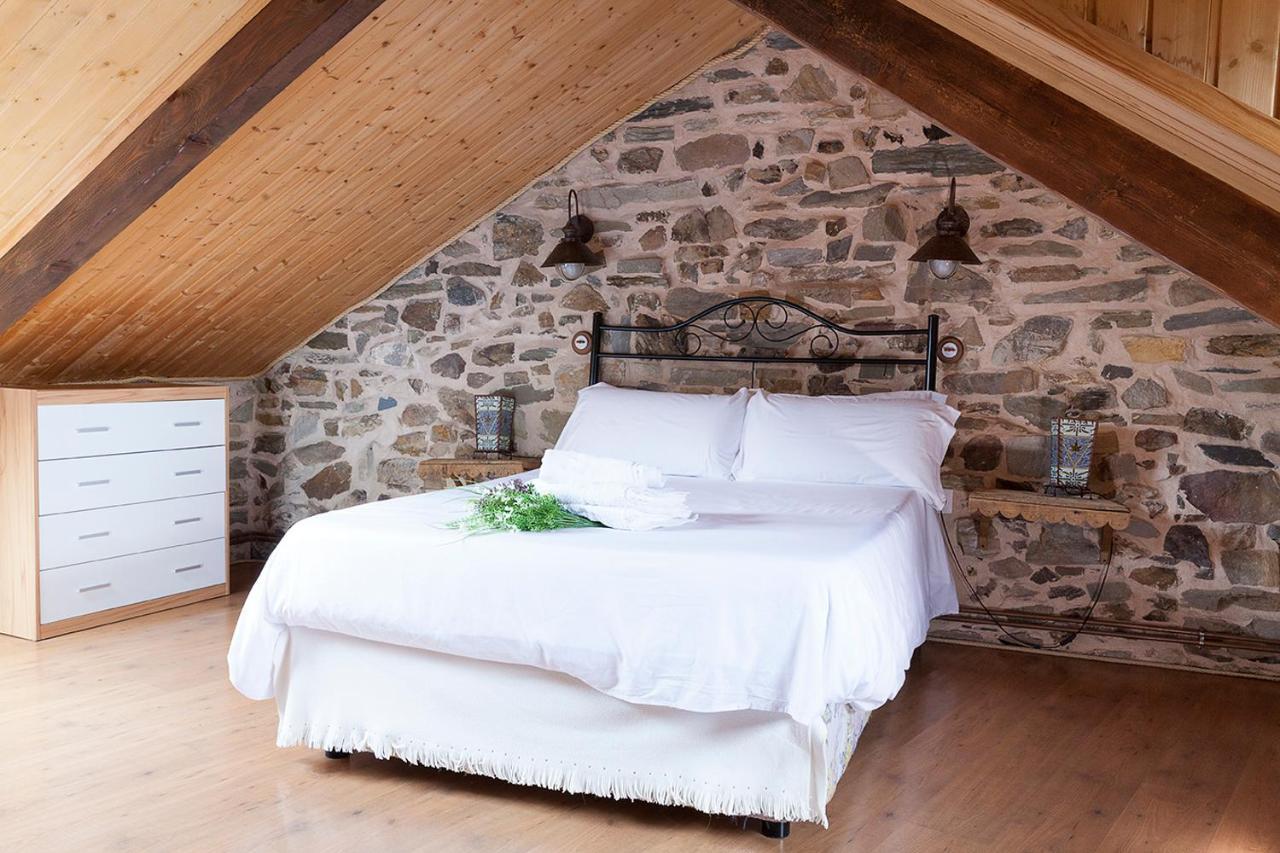 La Rosa Del Agua Bed & Breakfast El Acebo de San Miguel Екстериор снимка